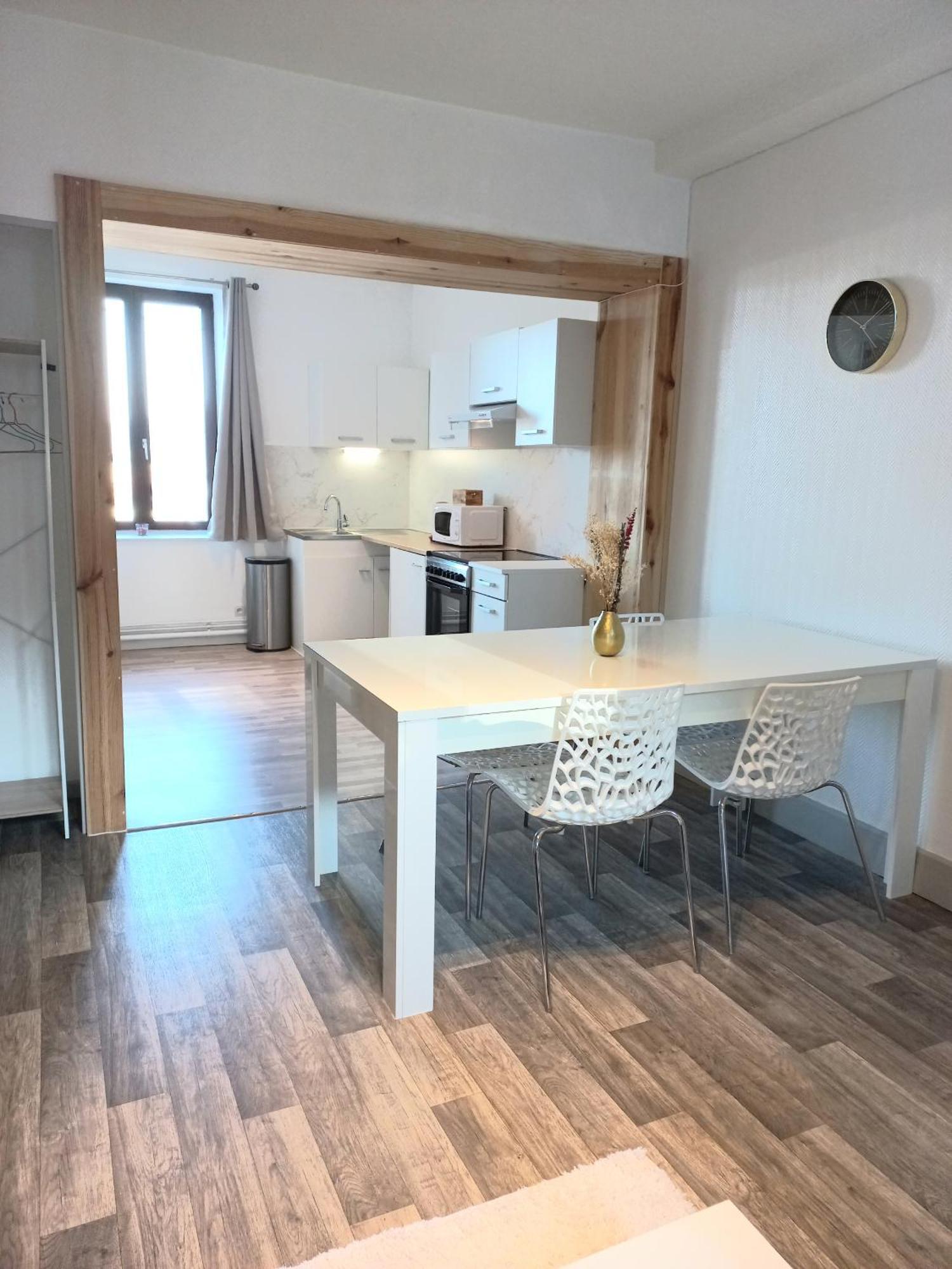 Appartement Les Iris, Au Calme, Proche Du Centre 르미르몽 외부 사진